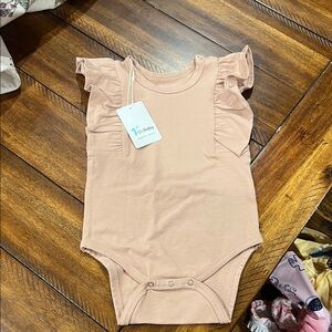 Blush color Flutter Sleeve girls Bodysuit organic cotton NWT 6-12month onesie